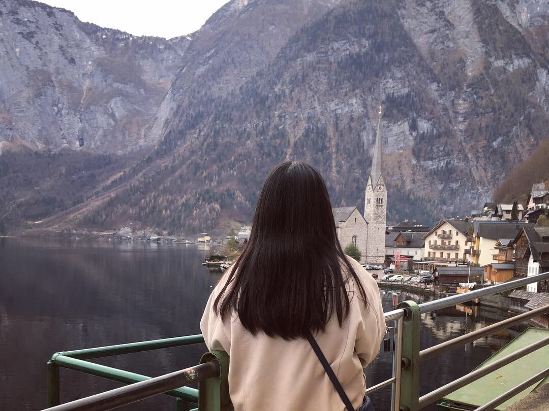 Iris in Hallstatt