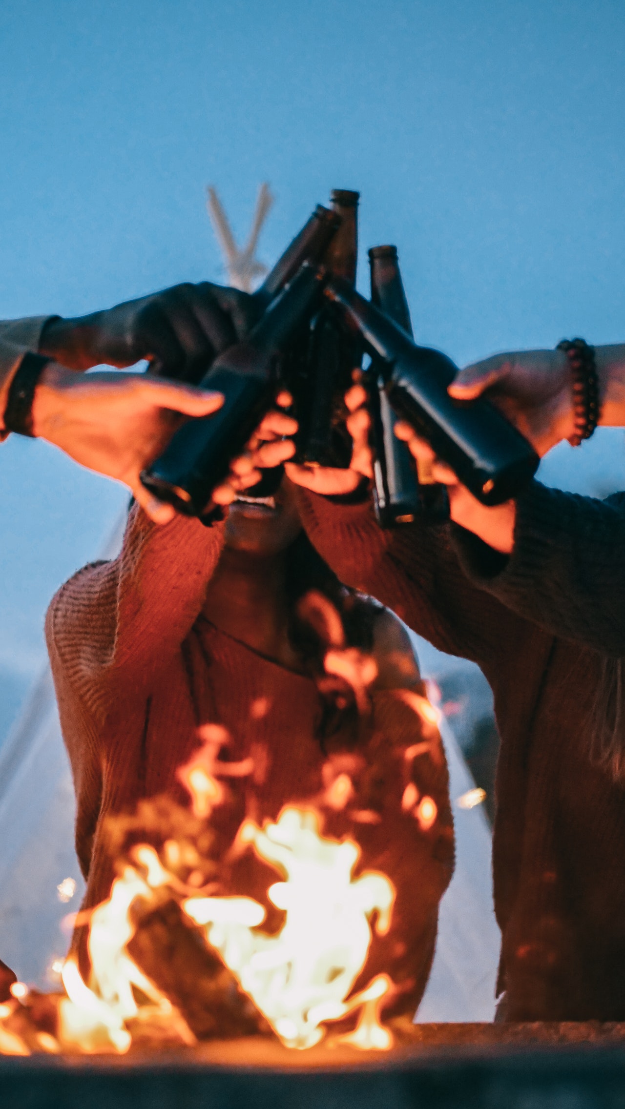 what to bring to a bonfire on the beach