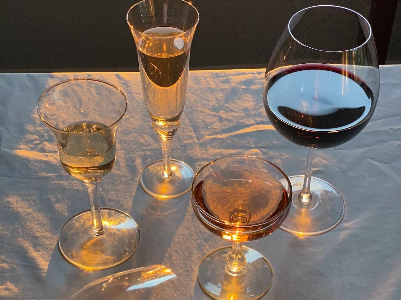 what kind of glass i should drink champagne out of