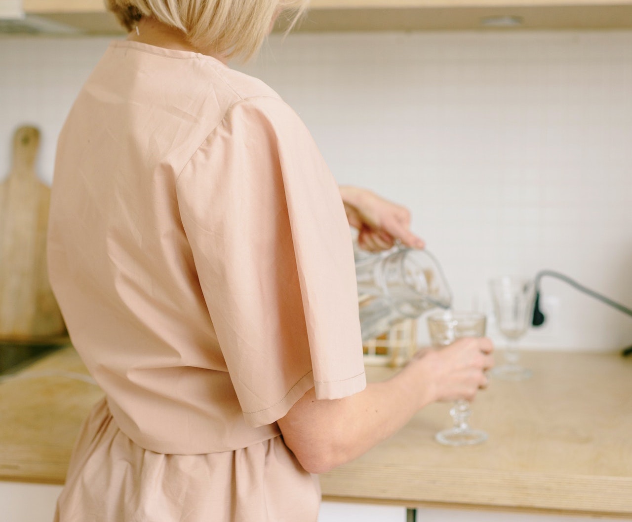 what to do when guests arrive early