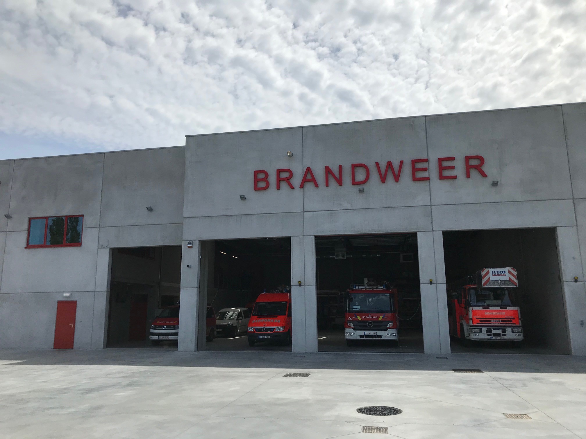 Kazerne Waasmunster nu ook officieel geopend