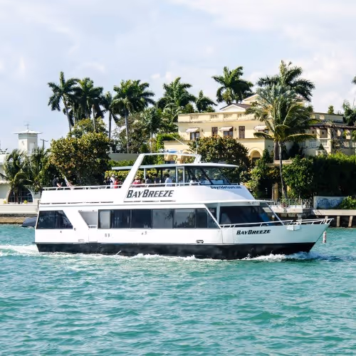 Crociera su Star Island passando per le case delle celebrità lungo Millionaire's Row a Miami