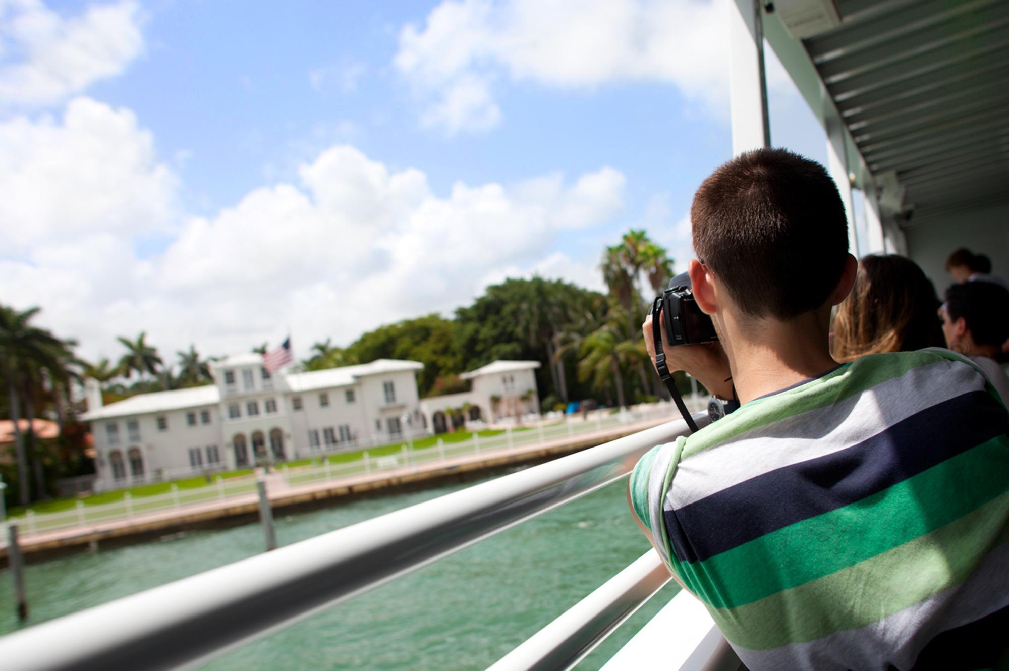Taking a photo of Shaquille O'Neal home