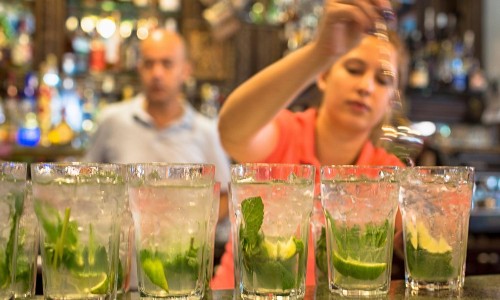 Miami Nightlife: Age Rules, Alcohol Laws, and Clubbing Tips