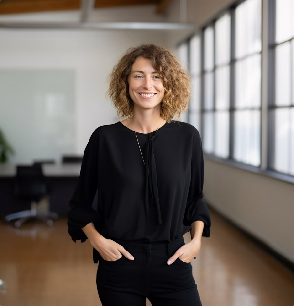 Femme confiance dans un bureau