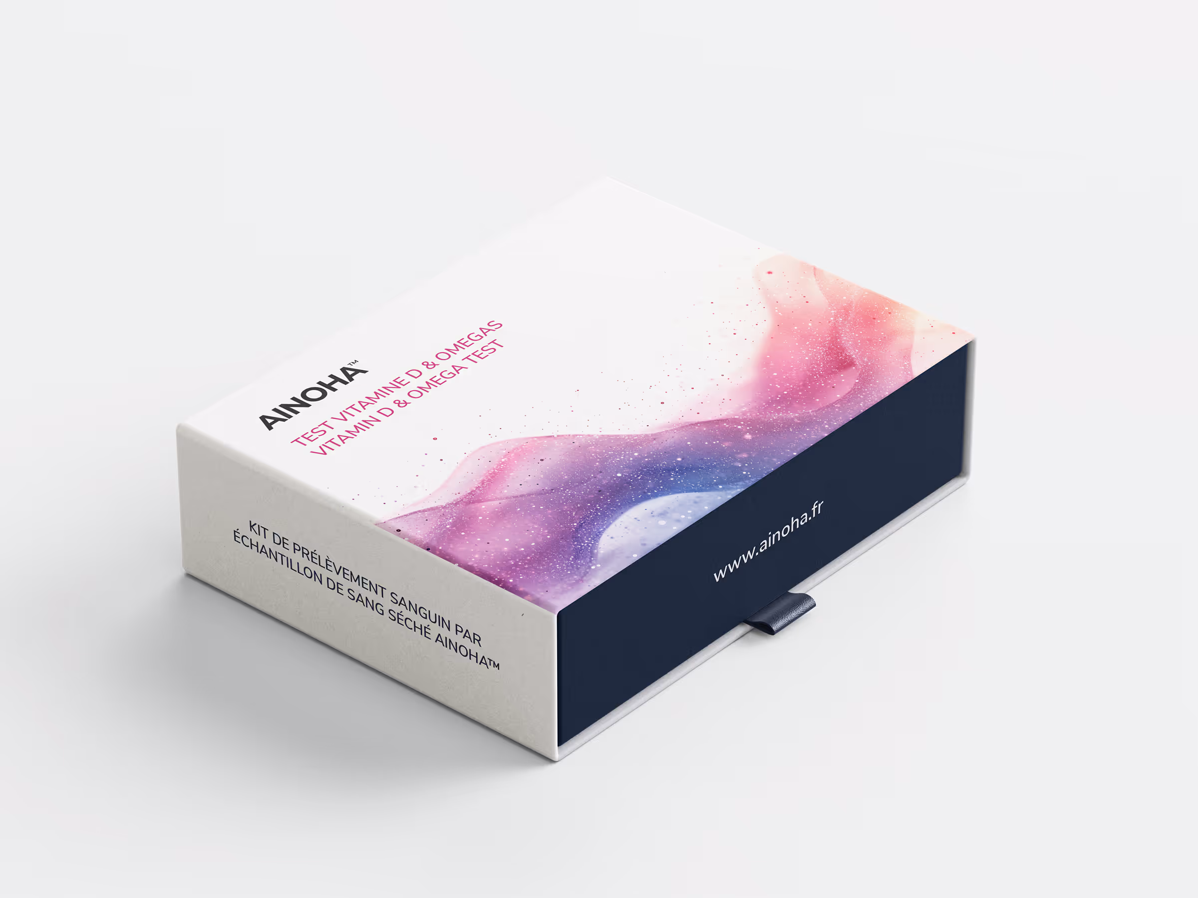 iPhone sur un piedestal affichant l'application Ainoha avec les résultats sanguins