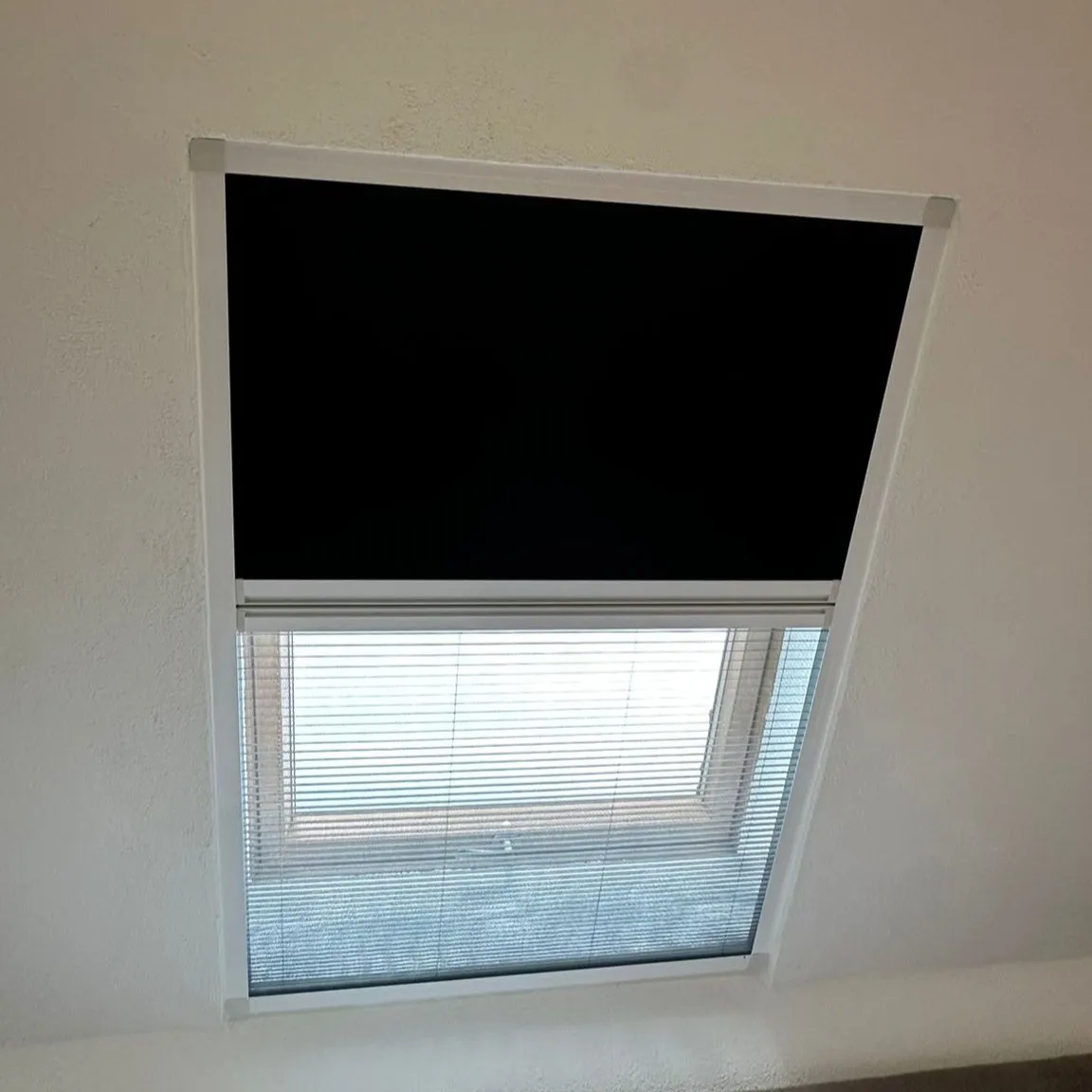 Window with combination insect screen – product photo showing hybrid installation