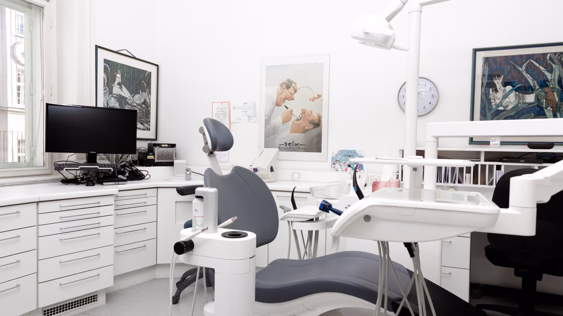 Moderne Zahnarztpraxis in Wien mit 3D-Implantologie und professioneller Ausstattung