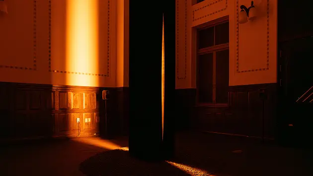 ECHO, 2024, installation, 8-channel kinetic sound and light.