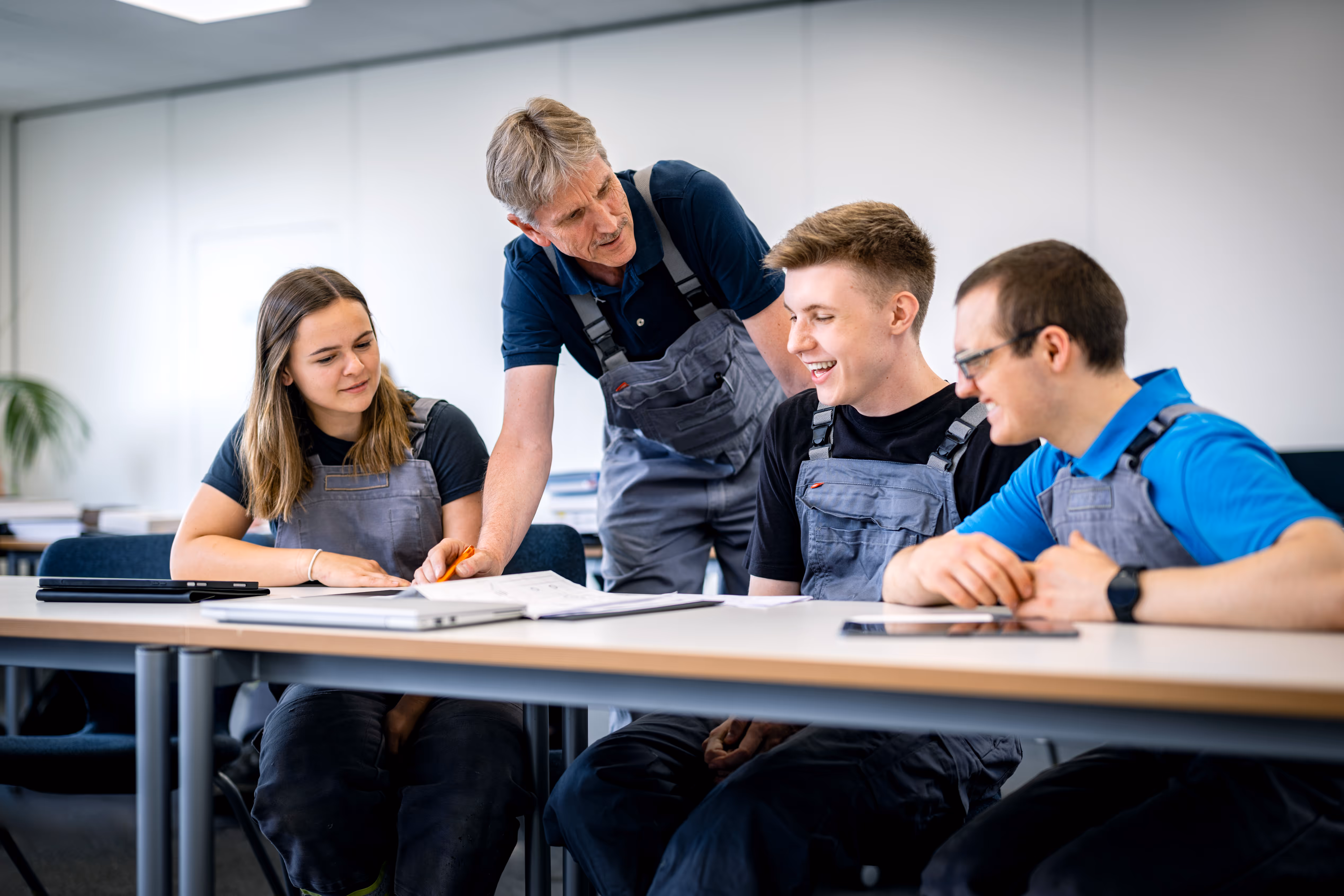 Bild der Zusammenarbeit von Studenten