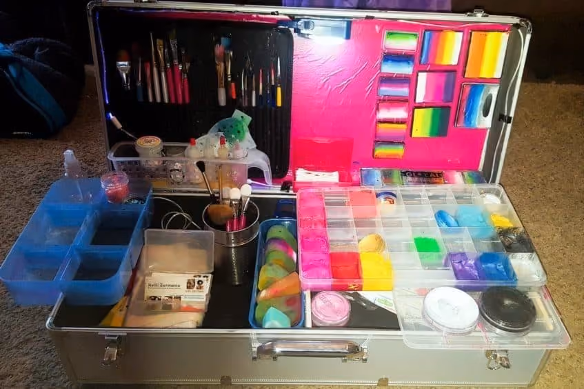 an image of a mobile face painting kit that you can bring whenever you need to travel