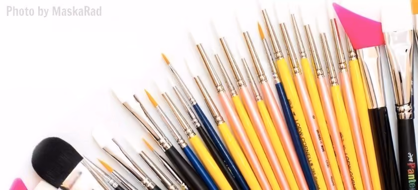 a image of different brushes on the white background