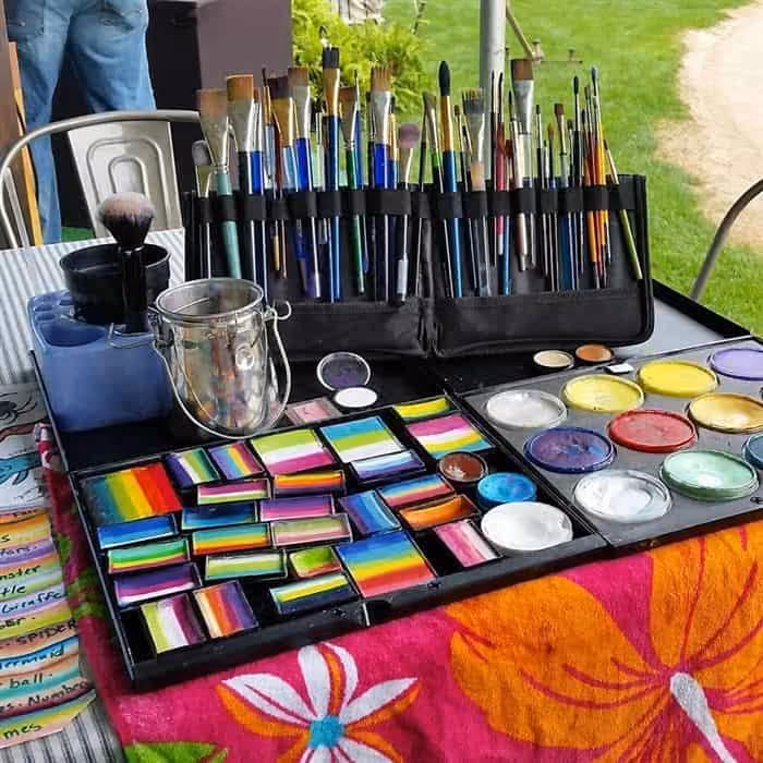 an image of a robust face painting kit