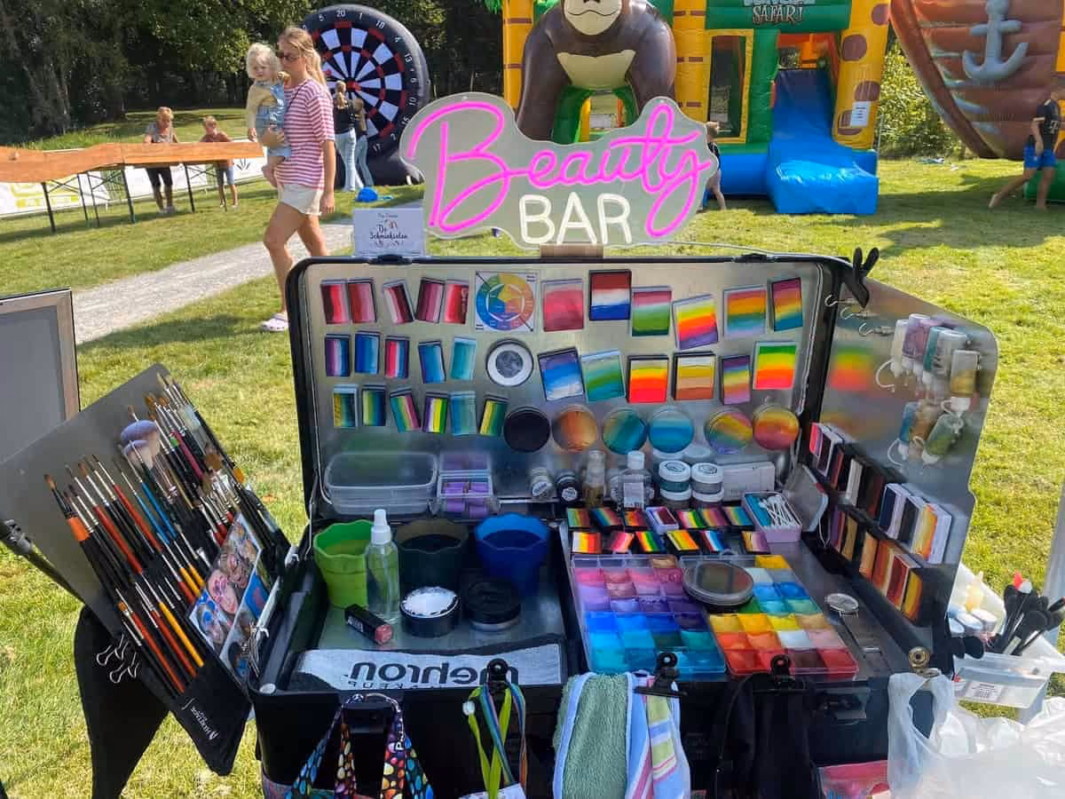 hire-the-best-face-painter-safety