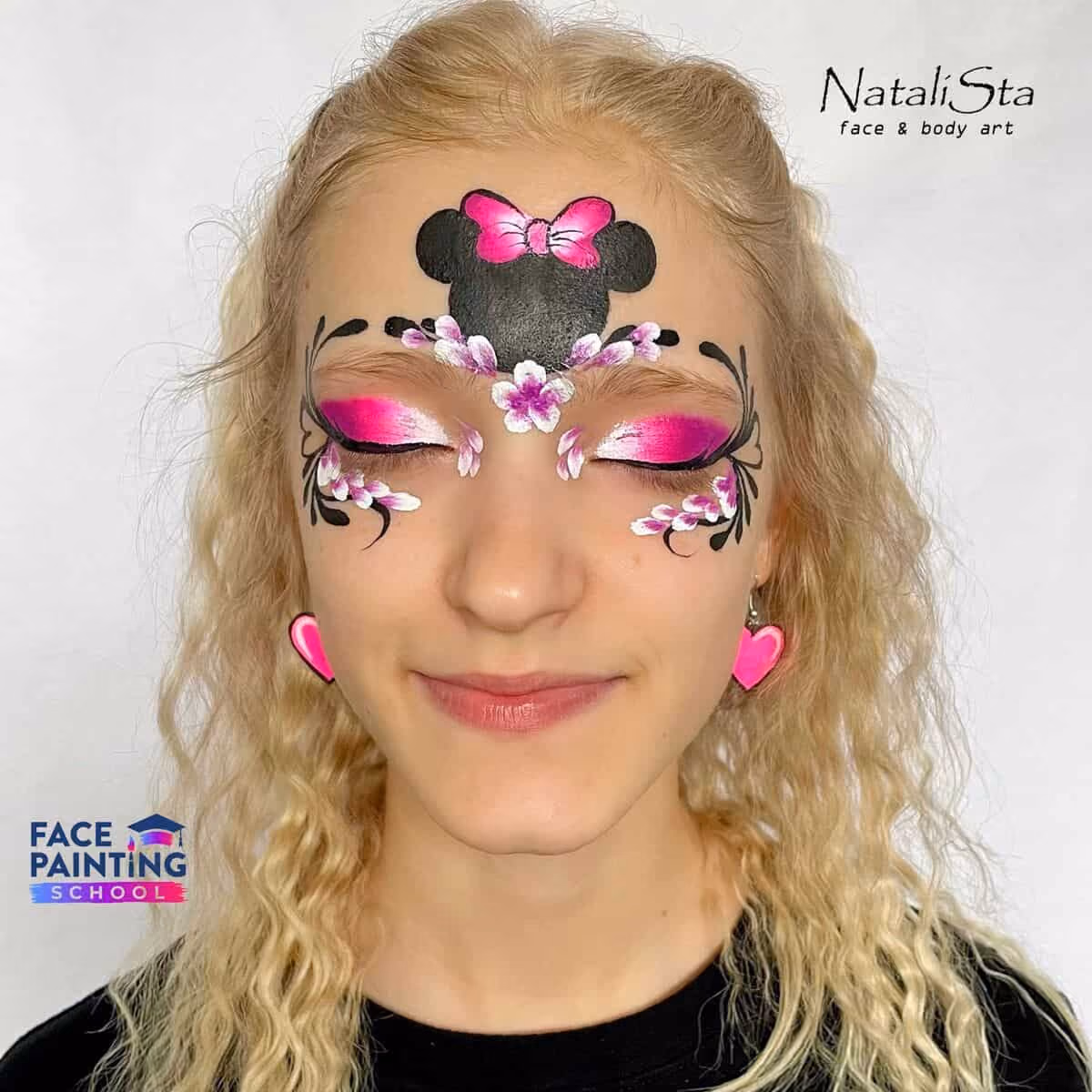 cute-minnie-mouse-face-paint-4