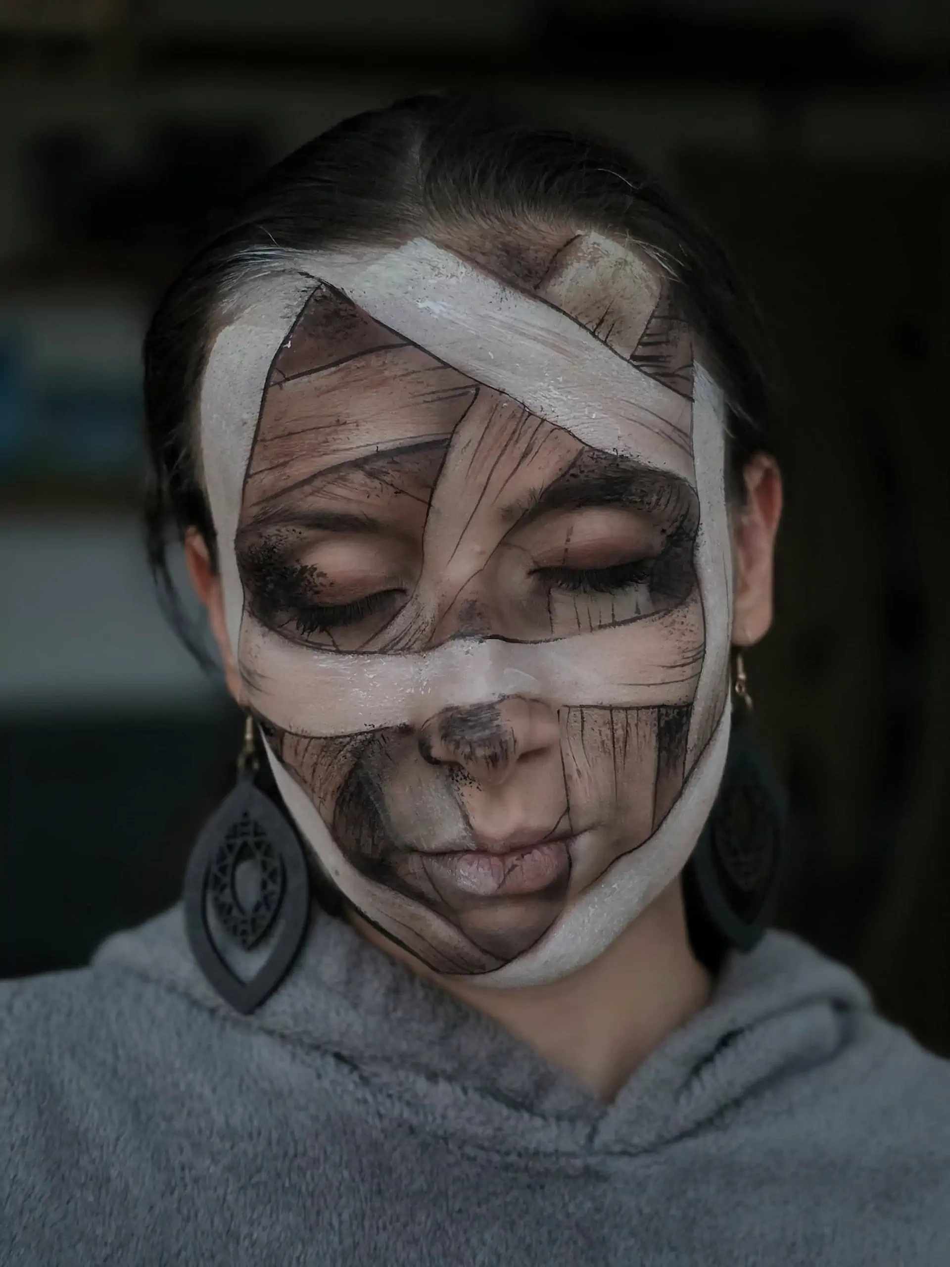 Mummy Face Paint Tutorial for Halloween