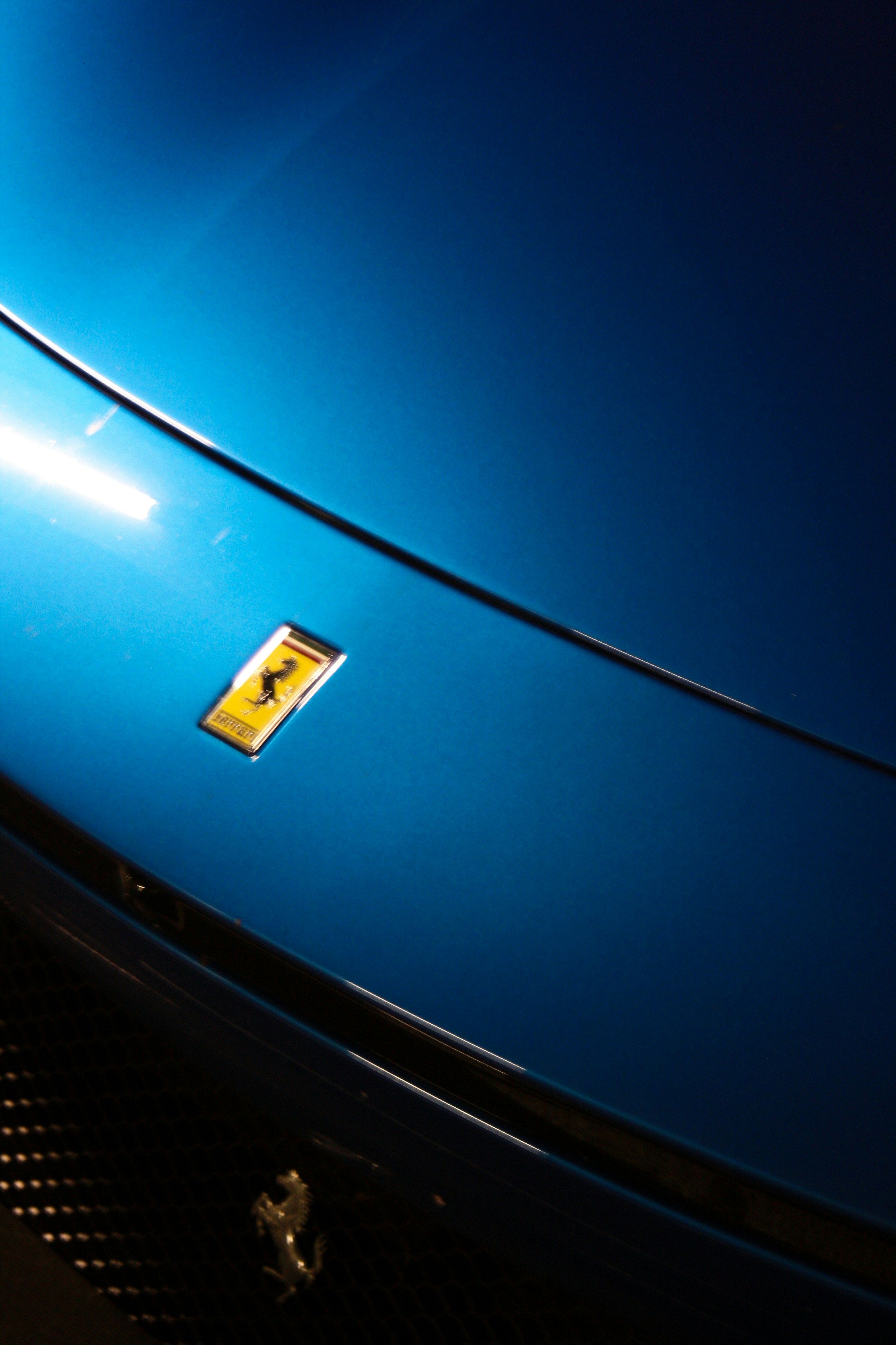 nettoyage ferrari carrosserie capot
