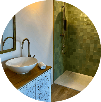 Image représentant une vasque et un coin douche