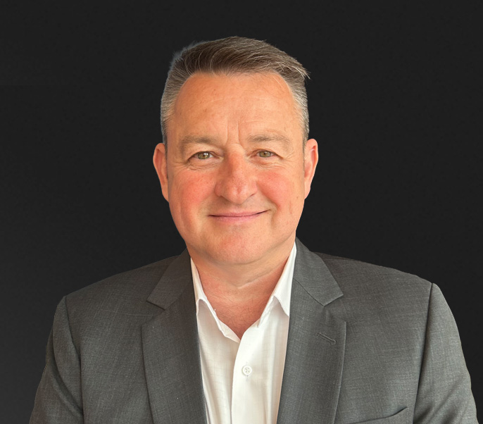 corporate headshot of Alan Giles, Founder & CEO of Fractional Execs