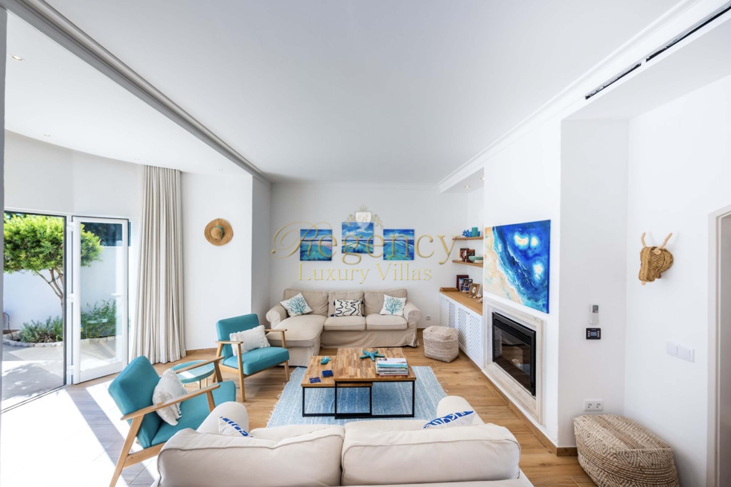 Luxury Villa To Rent8