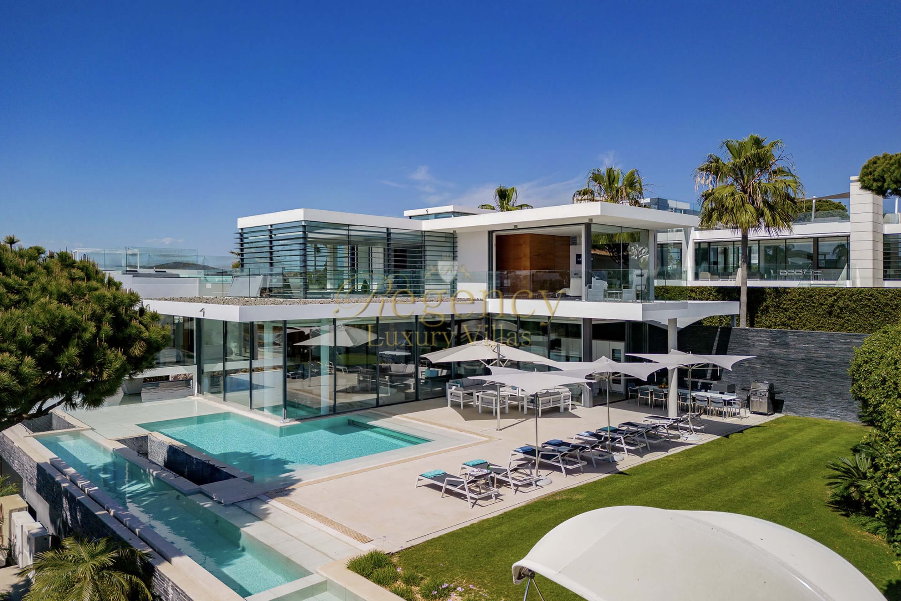 6 Bedrooms Villa In VDL