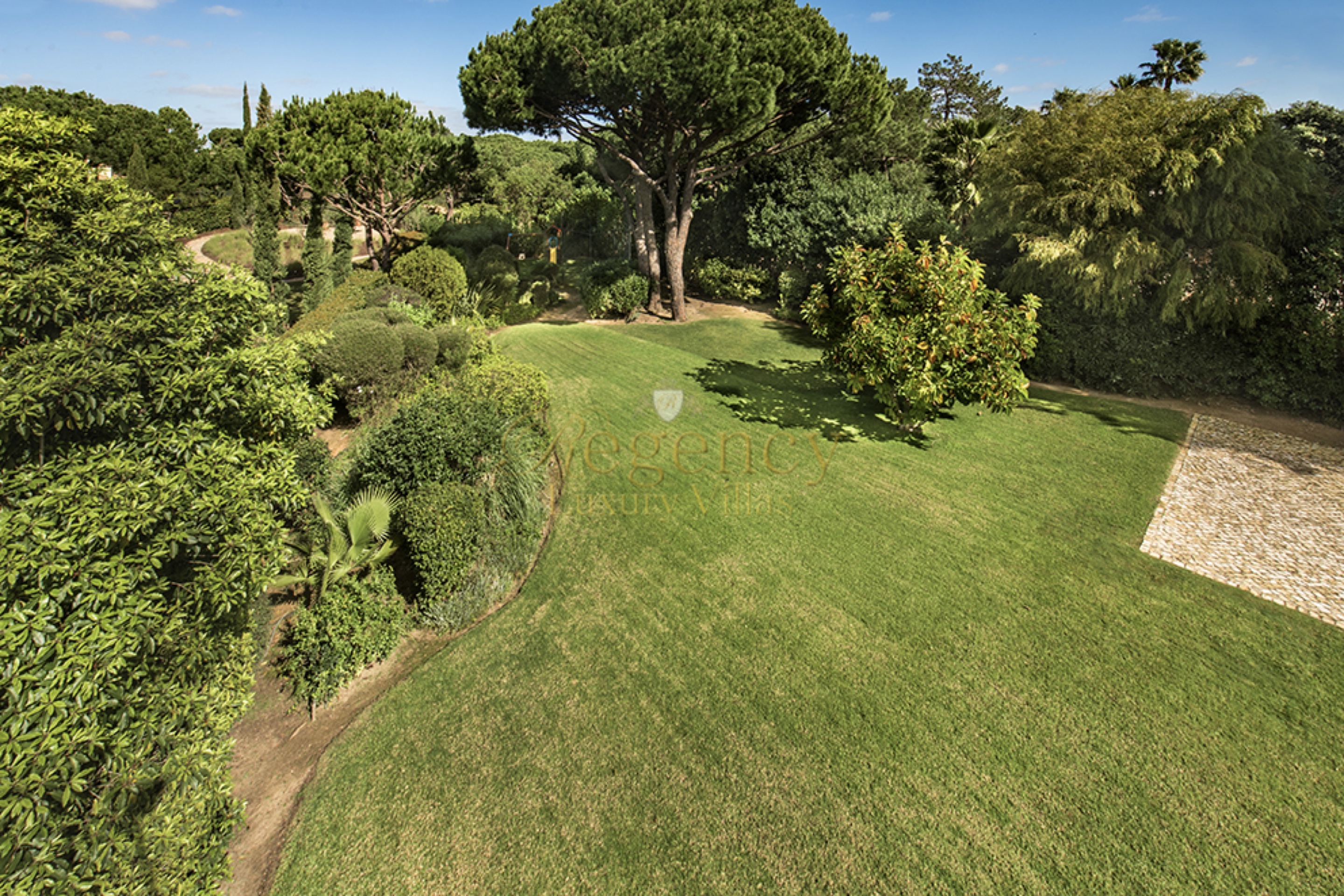 Regency Luxury Villas Rental