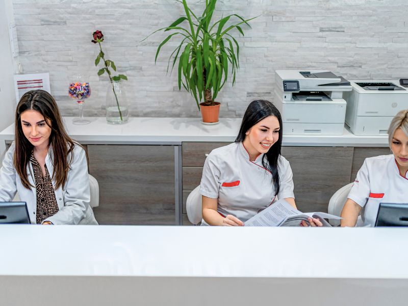 recepção clinica medica consultório
