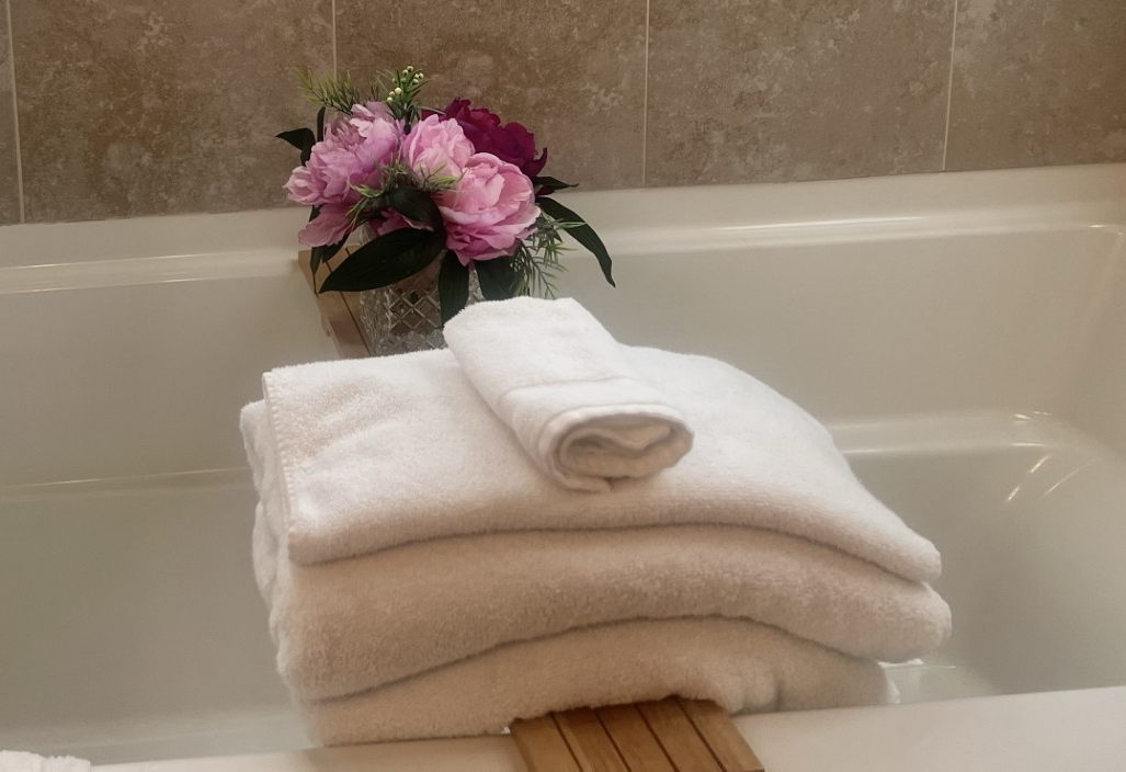 What Does a 24-Hour Home Caregiver Do?