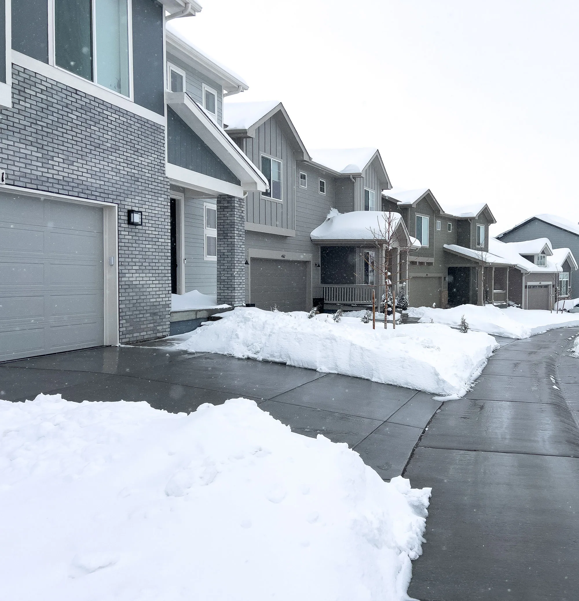 Neighbourhood driveways kept clear all winter through Yardly’s snow removal plans.