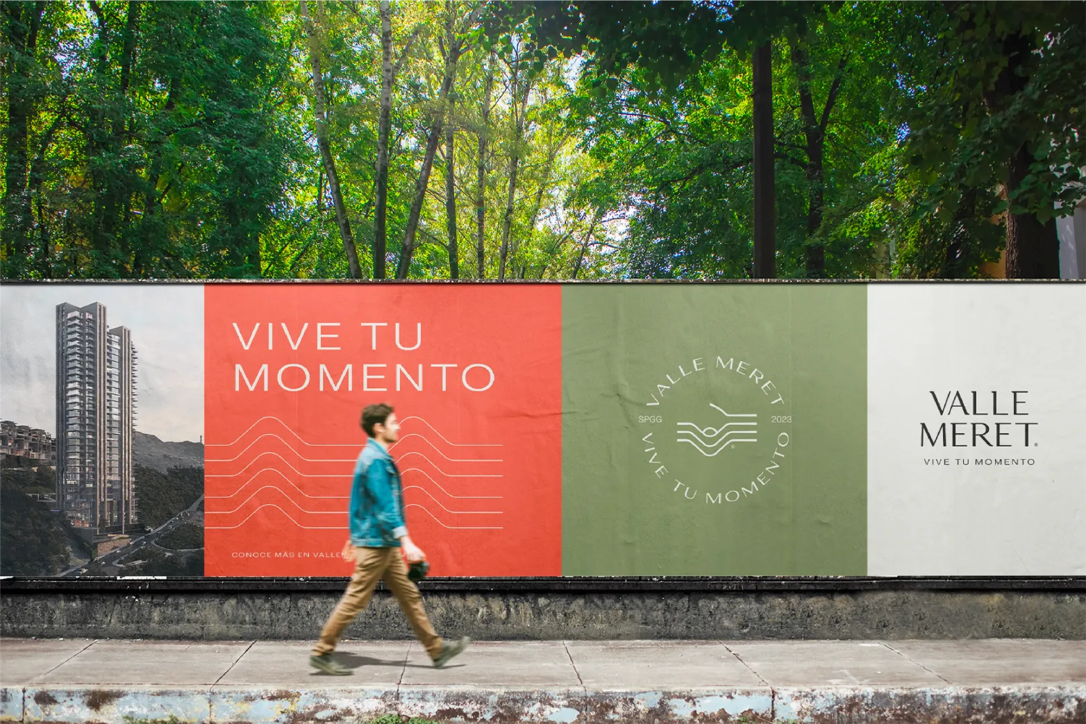 Collage featuring Deacero logo, barbed wire and mesh fences with images of cows and a deer behind fences, color palette of navy blue, white, and orange, and typography sample 'Infra' AaBbCc.