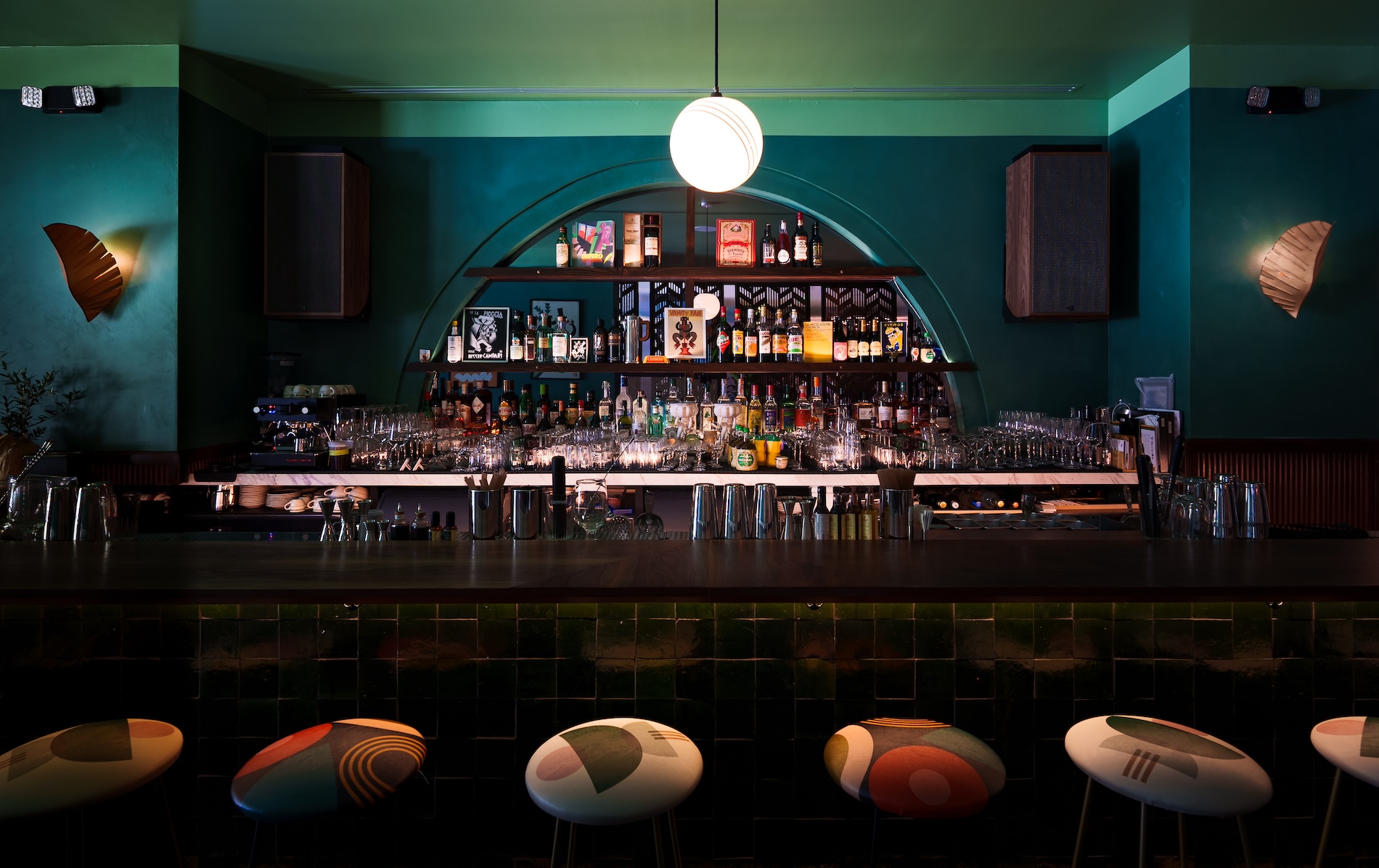 vice versa lobby bar