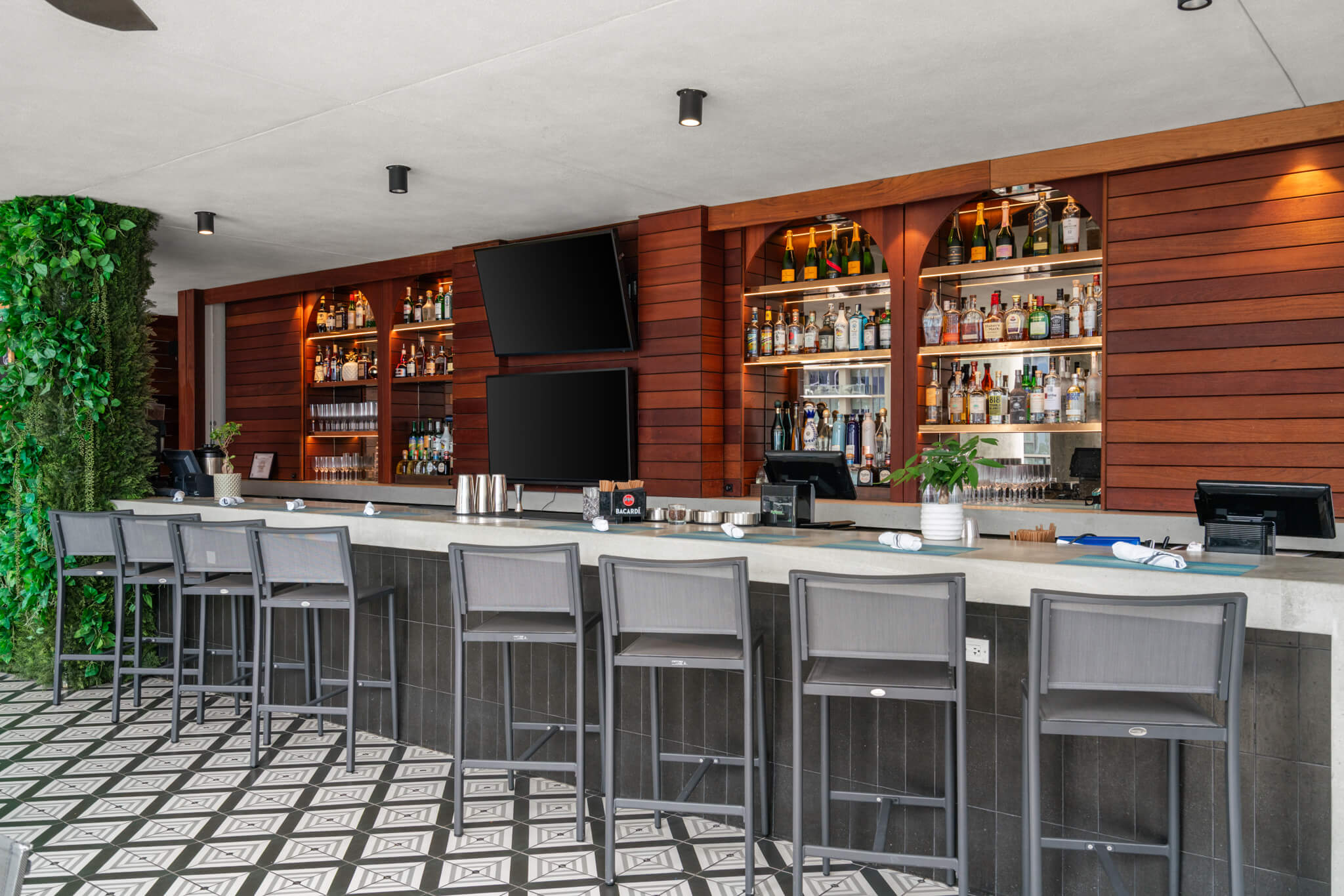 bar on terrace at elser hotel