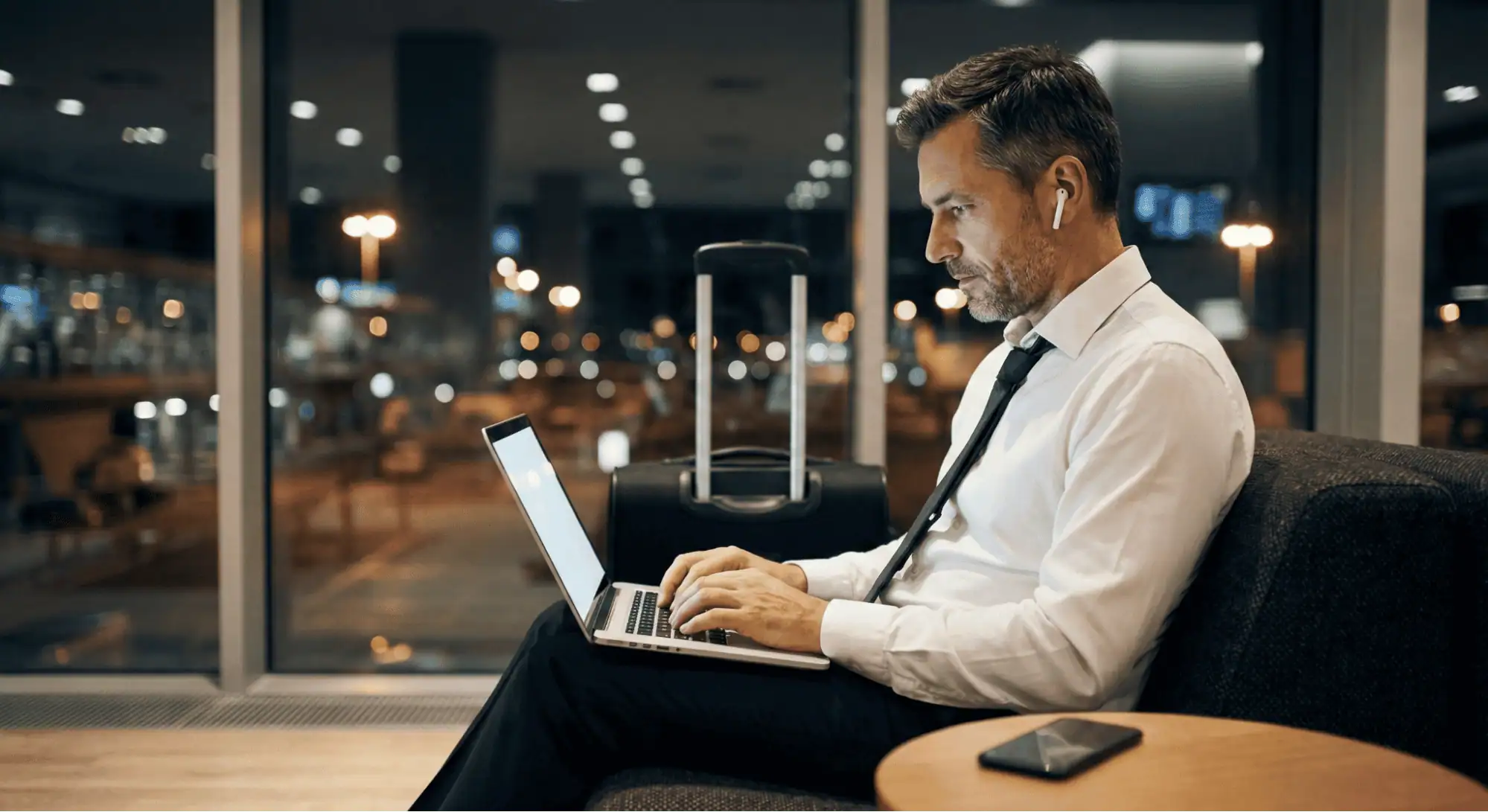 how-hackers-target-employees-during-business-travel