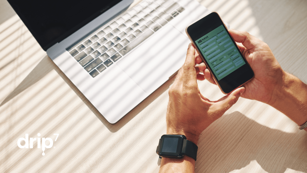 A person access online banking via a smart phone