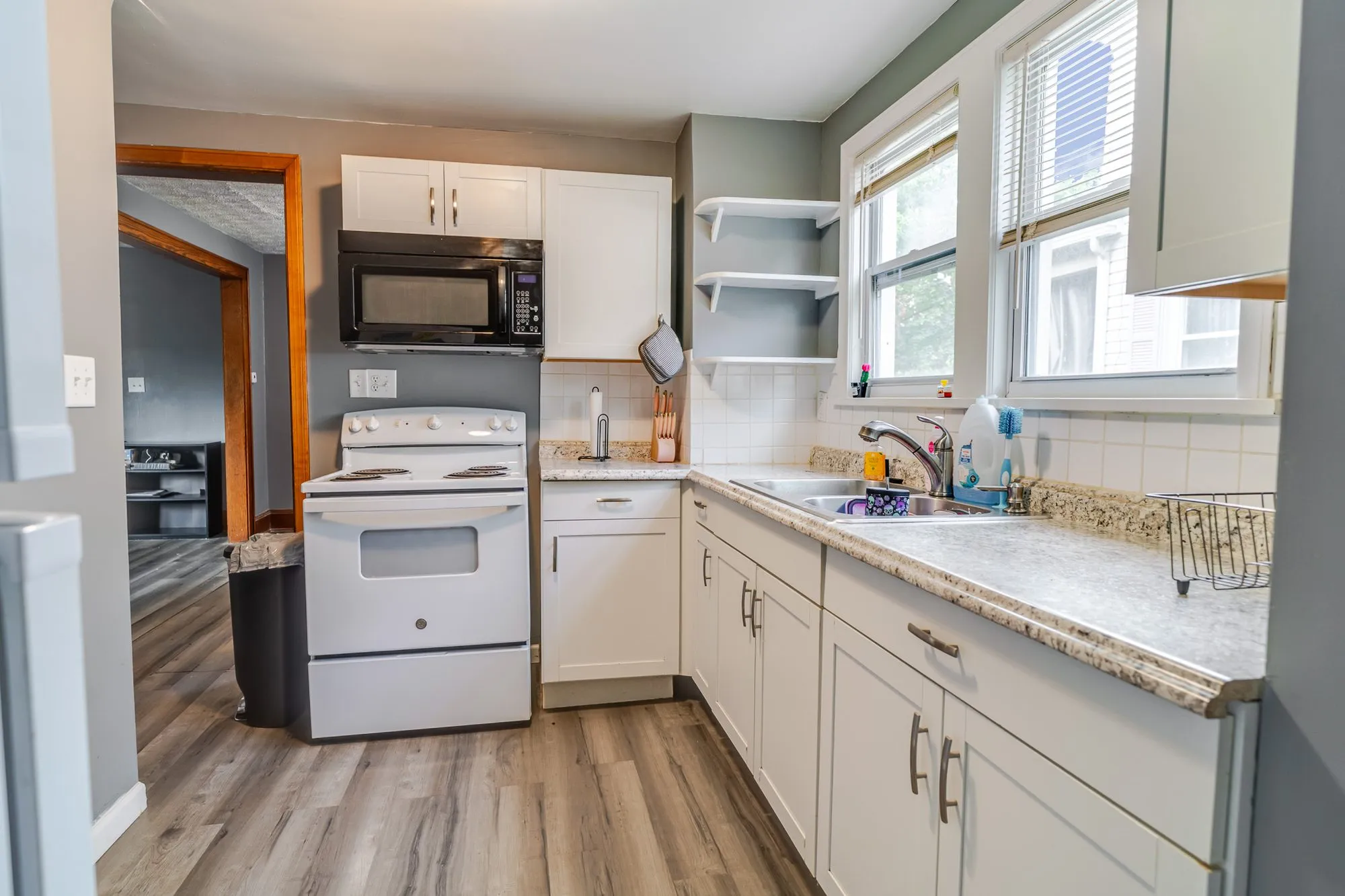 Kitchen listing photo