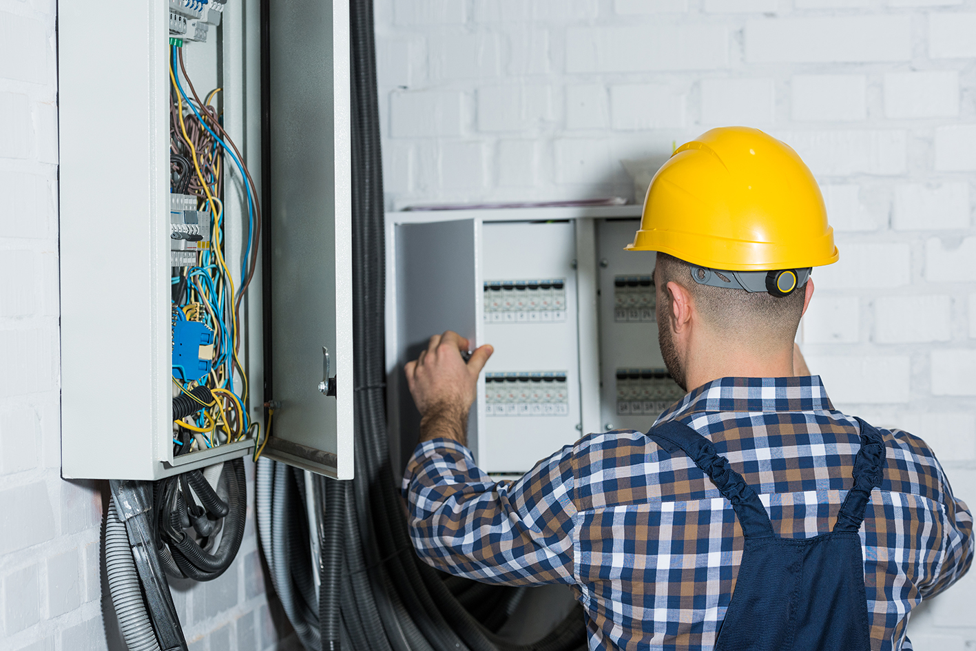 What is Electrical Contractor Software?