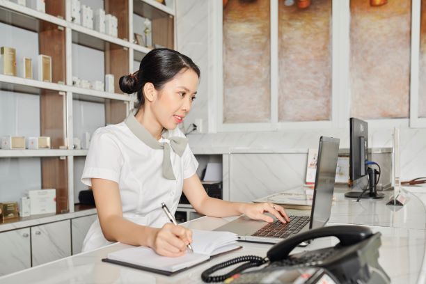 What is Salon Booking Software?