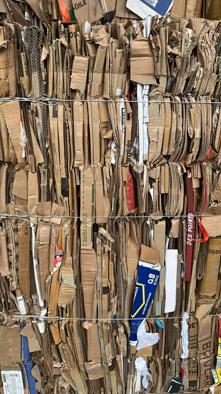 DSOCC corrugated cardboard bale close-up with baling wire