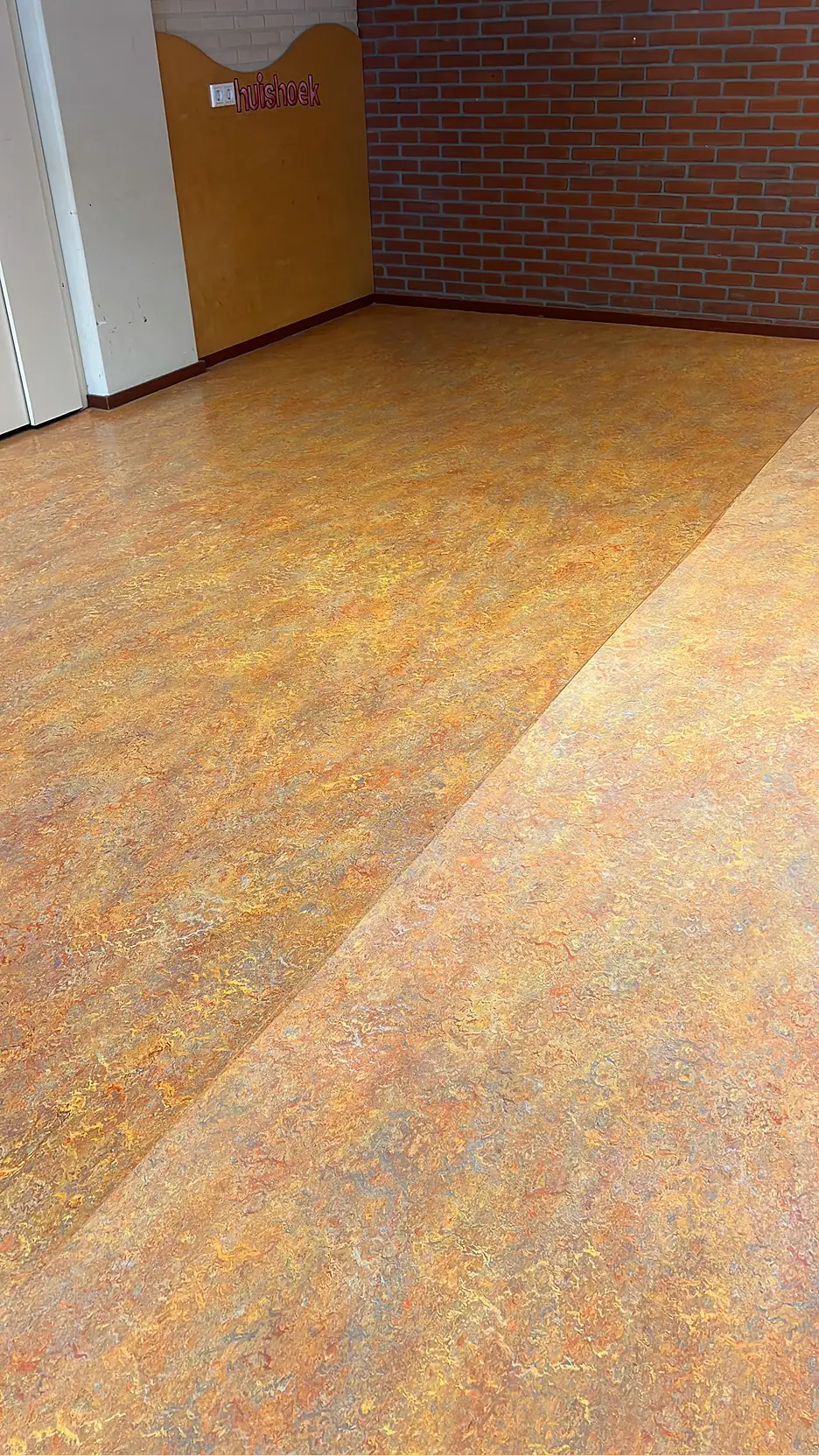 Voor en na verschil van linoleumvloer