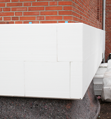 Wärmedämmplatten an Gebäudesockel