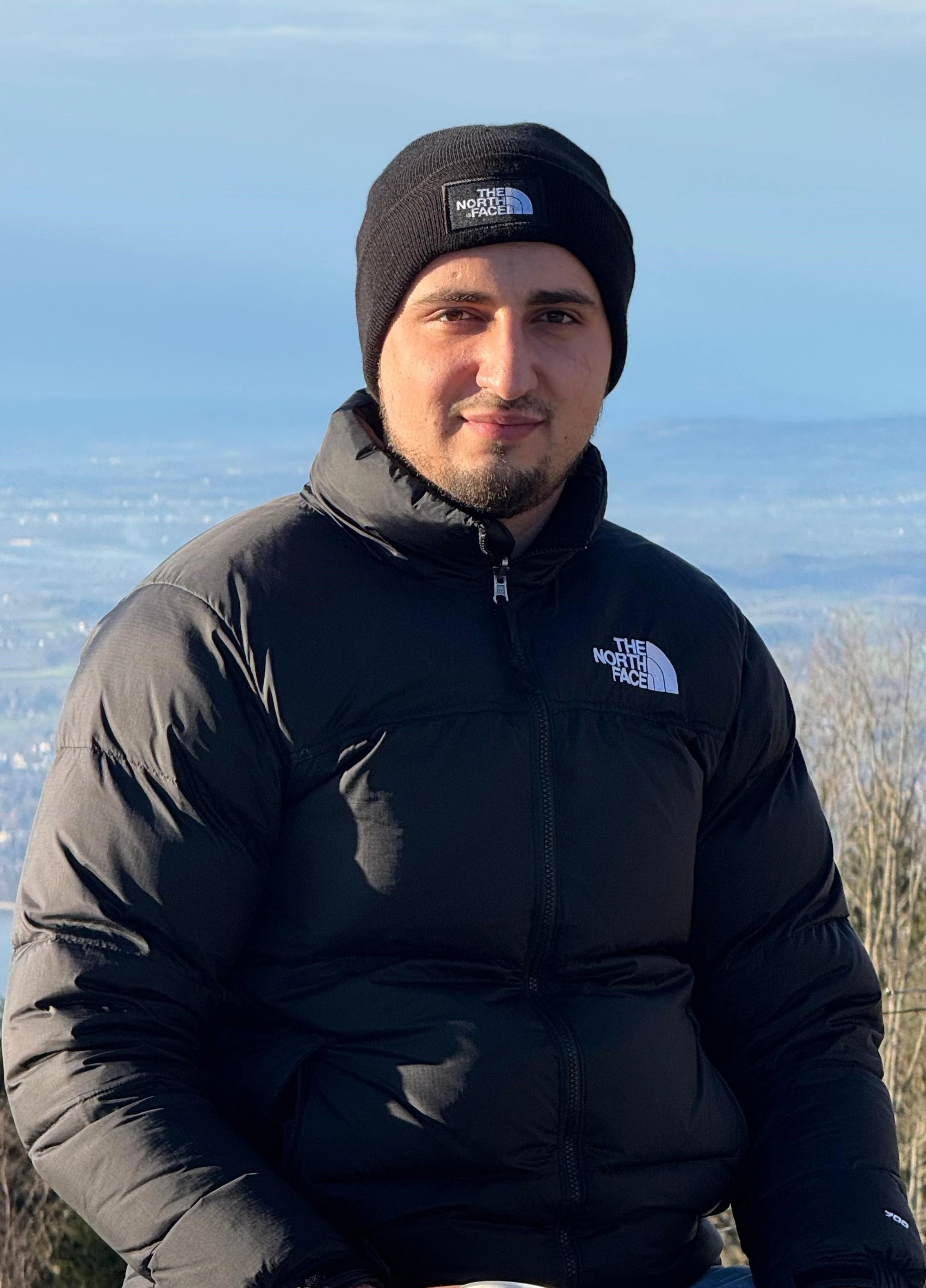 Harun Karalic, freiberuflicher Webdesigner aus Deutschland, spezialisiert auf moderne und responsive Webseiten