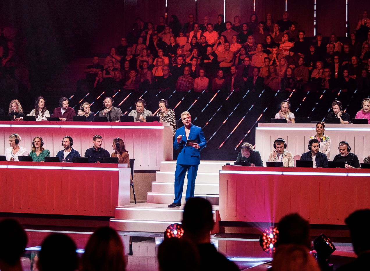 photo of director and actors on set