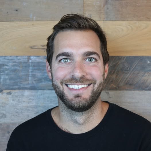 image of a personal coaching session in an intimate setting