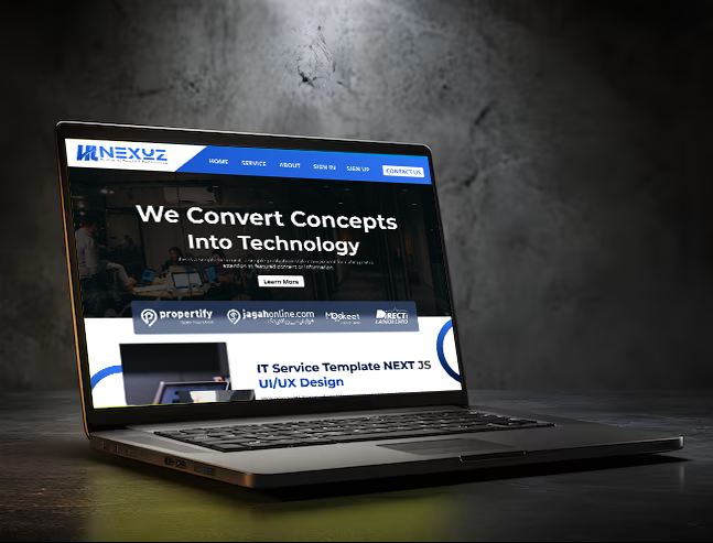 image of a customer service representative working in a digital interface environment [digital project]