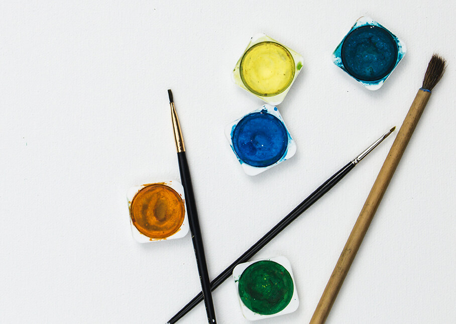 Penslar på ett bord