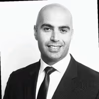 Massoud Levin, construction expert with 15+ years experience, specializing in bespoke luxury homes in Marbella using Scandinavian design and construction principles.