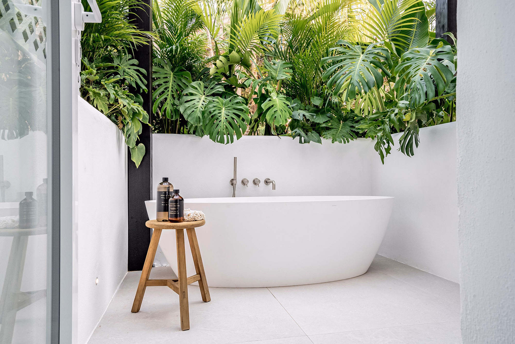 Cocktails by the private pool at Casa Louneh luxury apartment in Marbella