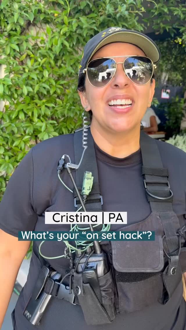 đŹ New episode of On Set Hack just dropped. This round of tips:
đŠș PA: vest with walkie + pens = hands free & stress free
đ§» PM: dude wipes (mint chill = all-day cool)
đ§ Grip: listen & communicate to stay 2 steps ahead
đș VTR: never forget the Altoids
Whatâs your go-to set hack? đ
#ArtClassContent #OnSetHack #FilmSetLife