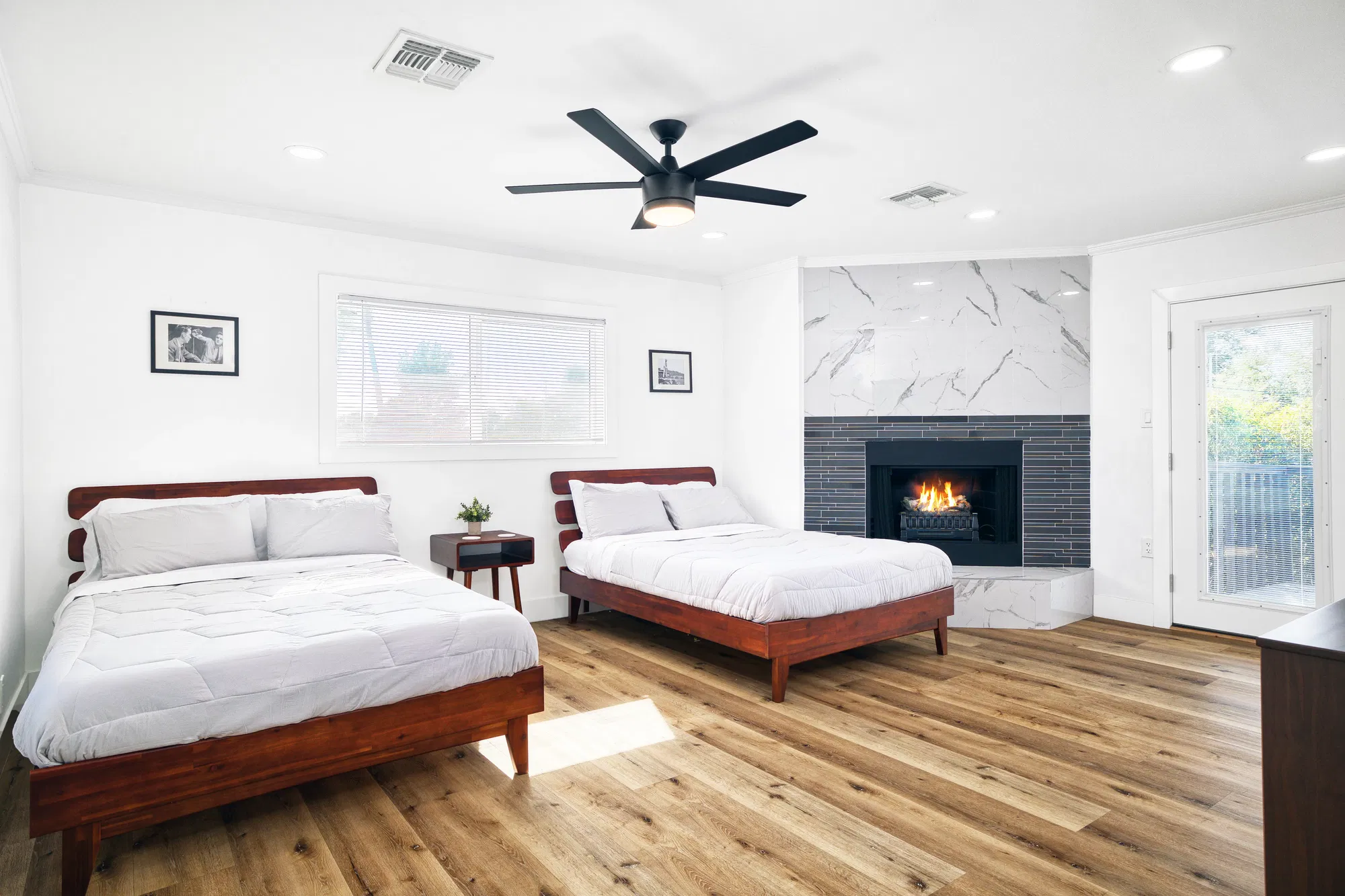 A shared room sober living in Philadelphia very nicely furnished.