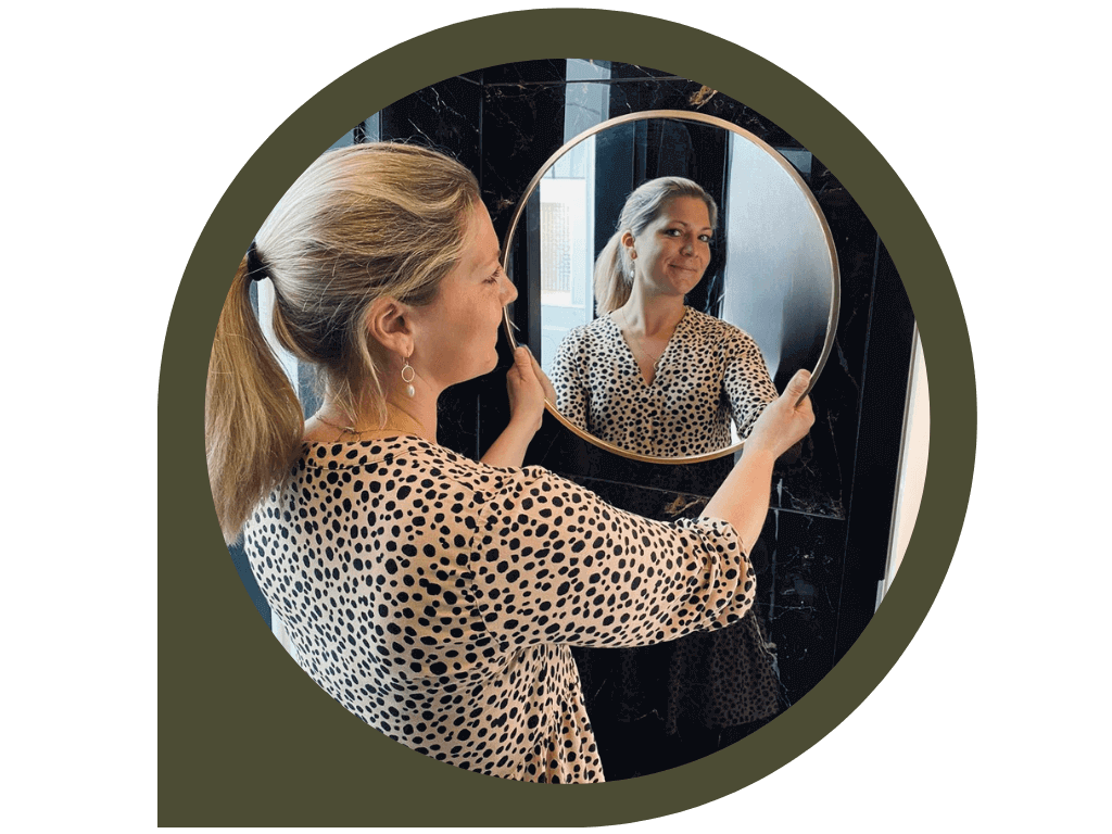 Sandra Monreal-Schumacher im Spiegelbild - Gründerin Kernfokus